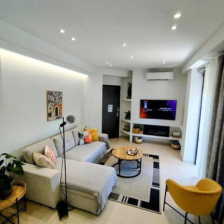 Floral Home 1 - Ground Floor Apt With Courtyard And Private Parking! Атина Екстериор снимка