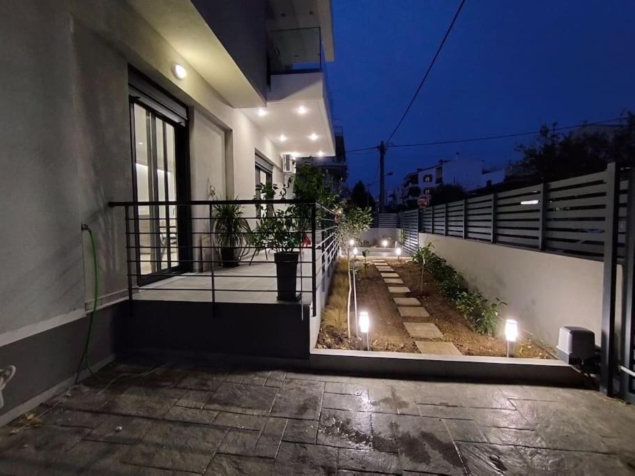 Floral Home 1 - Ground Floor Apt With Courtyard And Private Parking! Атина Екстериор снимка
