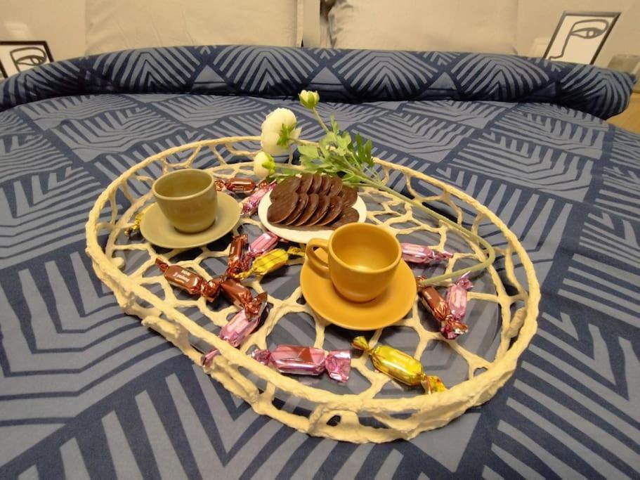 Floral Home 1 - Ground Floor Apt With Courtyard And Private Parking! Атина Екстериор снимка