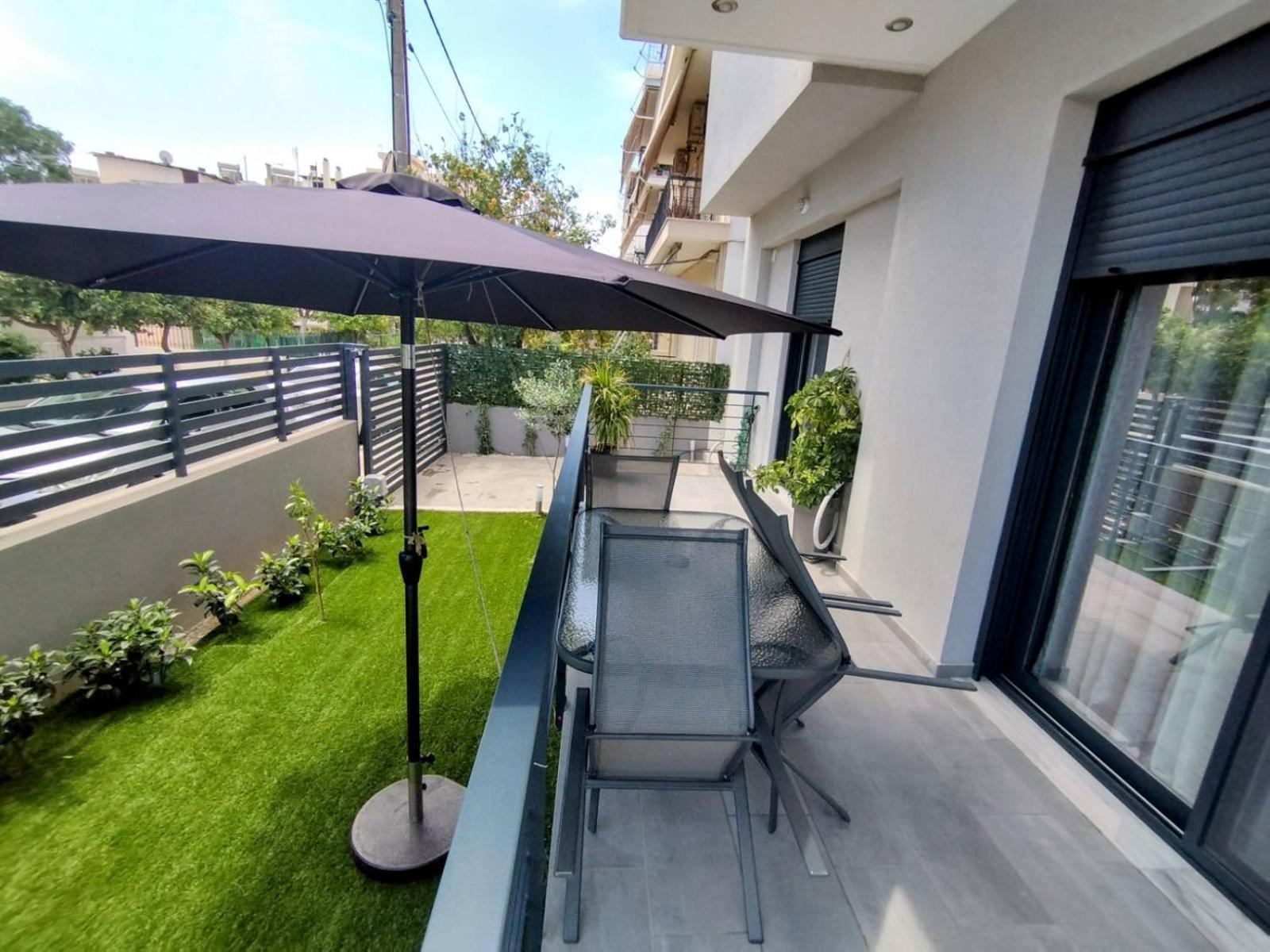 Floral Home 1 - Ground Floor Apt With Courtyard And Private Parking! Атина Екстериор снимка