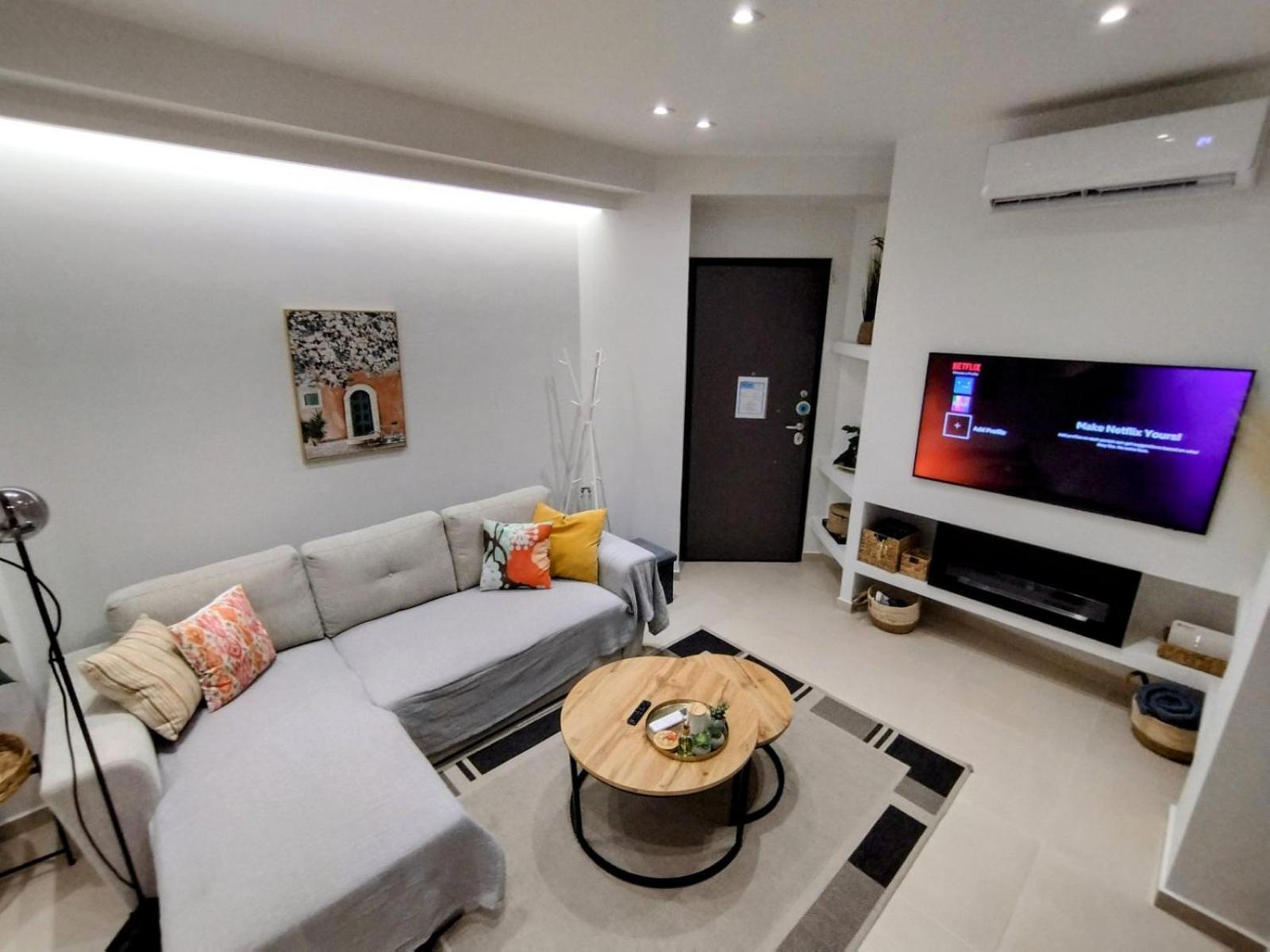 Floral Home 1 - Ground Floor Apt With Courtyard And Private Parking! Атина Екстериор снимка