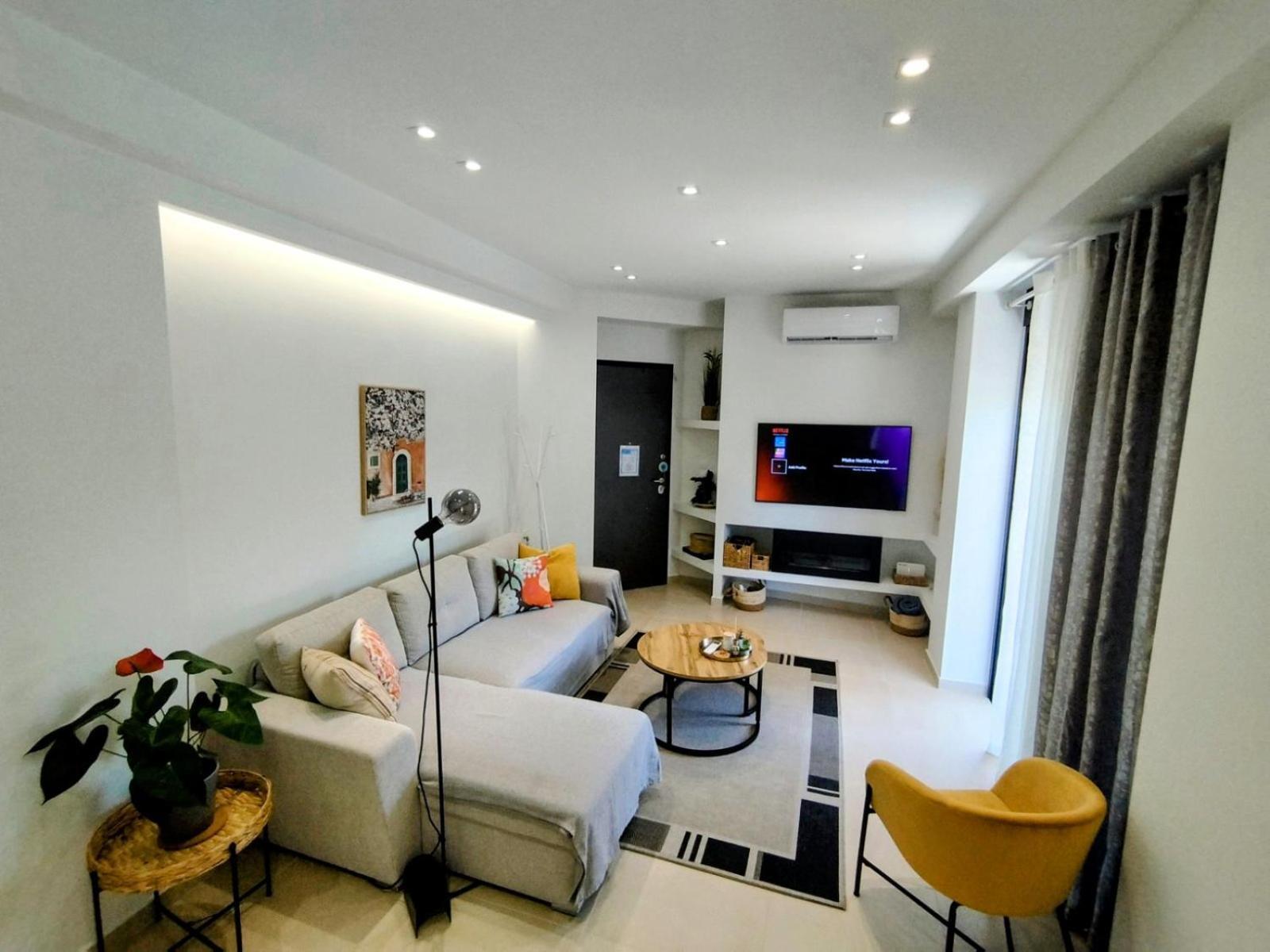 Floral Home 1 - Ground Floor Apt With Courtyard And Private Parking! Атина Екстериор снимка